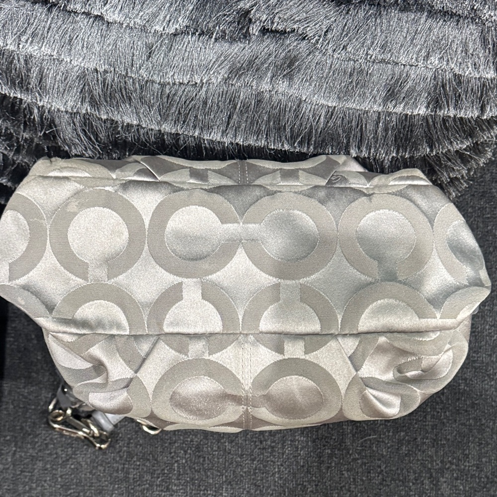 Coach Silver Gray Signature Chain-Trim Shoulder Bag - Picture 3 of 8